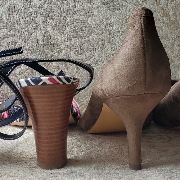 2 NEW Pairs of Women's Heels - Picture 2 of 10